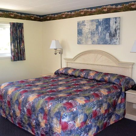 Stratford Suburban Motel エクステリア 写真