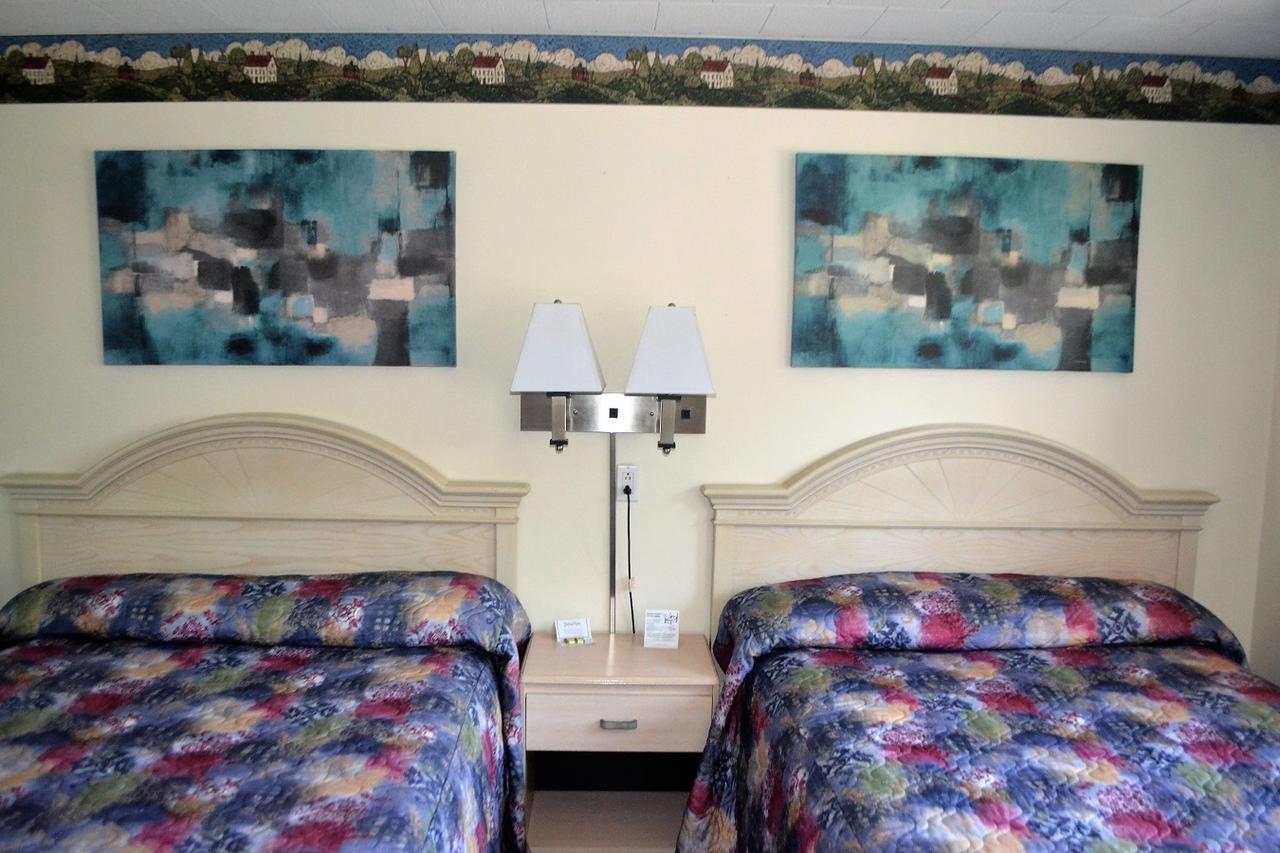 Stratford Suburban Motel エクステリア 写真